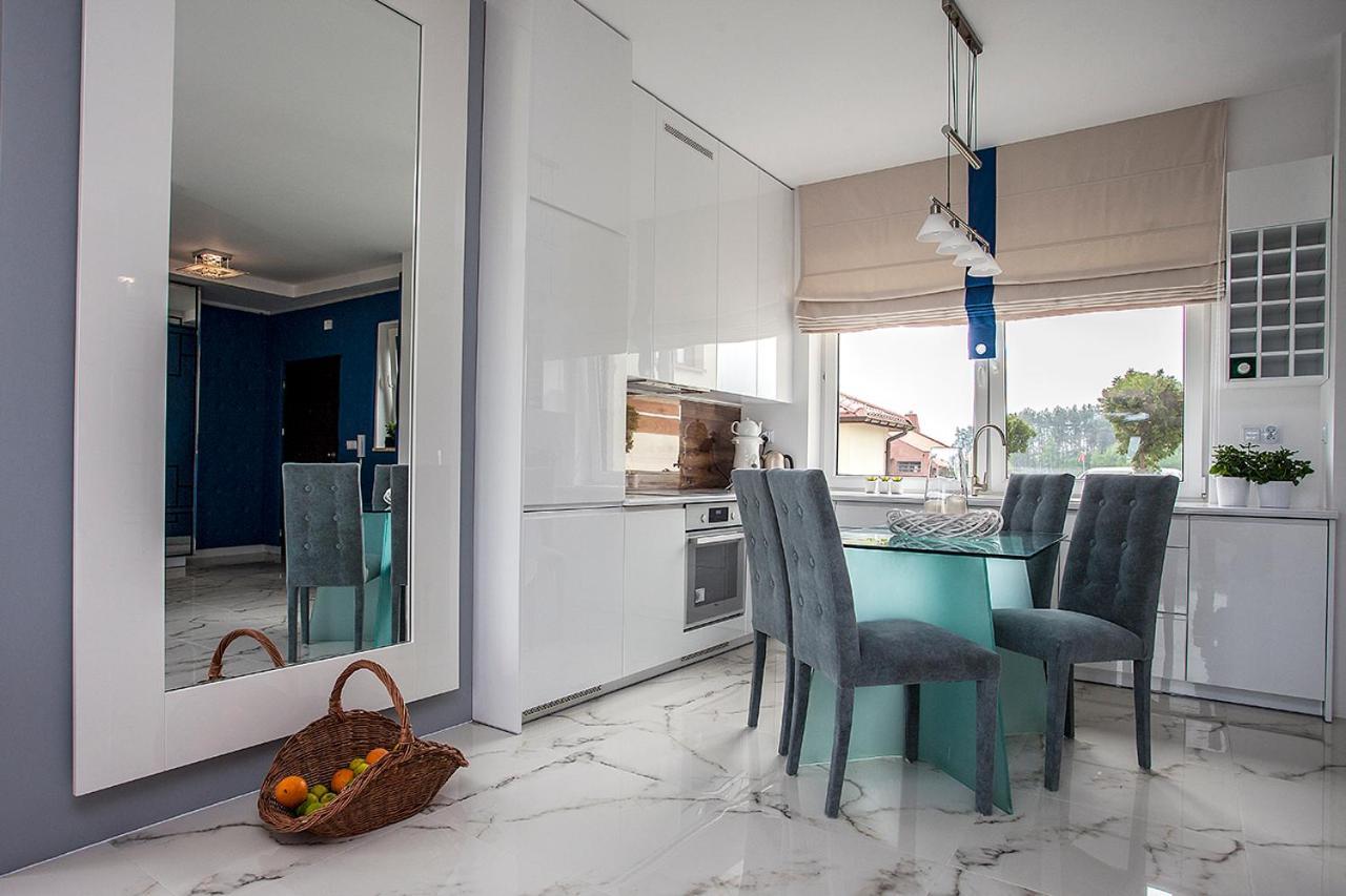 Golf Apartament W Sobieniach Sobienie Jeziory Exteriör bild