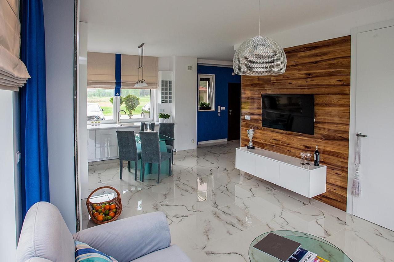 Golf Apartament W Sobieniach Sobienie Jeziory Exteriör bild