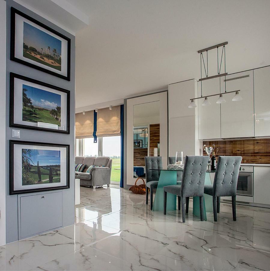 Golf Apartament W Sobieniach Sobienie Jeziory Exteriör bild